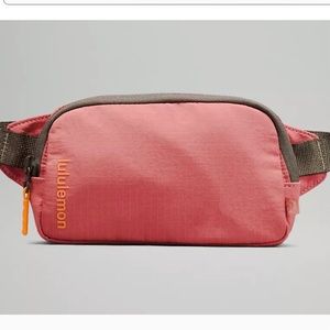 LULULEMON MINI BELT BAG IN BRIER ROSE